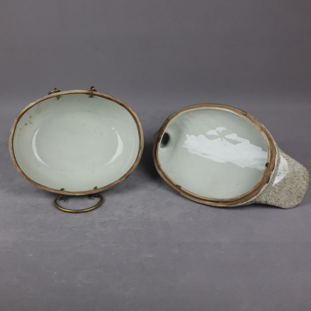 An Exquisite Biscuit Seawater Pattern Duck Box - 8