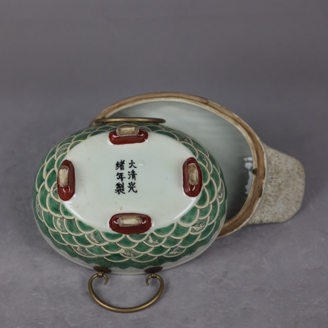 An Exquisite Biscuit Seawater Pattern Duck Box - 9