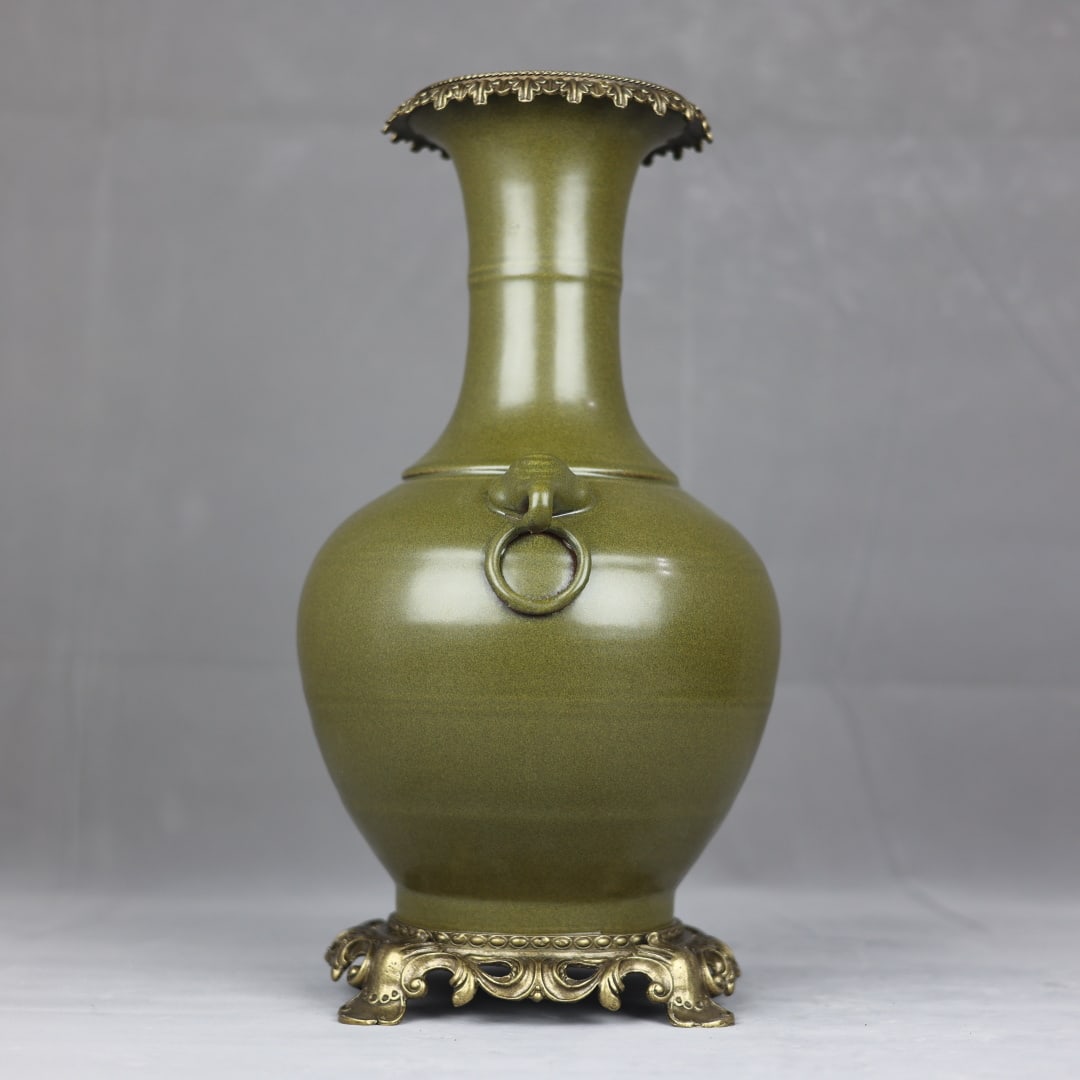 A Huge Teadust Glazed Inlaid Bronze Elephant-Ears Vase: A Huge Teadust Glazed Inlaid Bronze Elephant-Ears Vase,Qing Dynasty,China,Qianlong Six-Character Mark,Size:15.7inx9.1in 