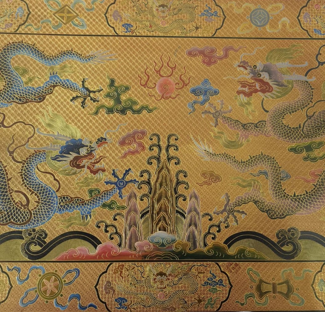 A Huge Lacquerware Auspicious Cloud and Dragon Pattern Table - 4