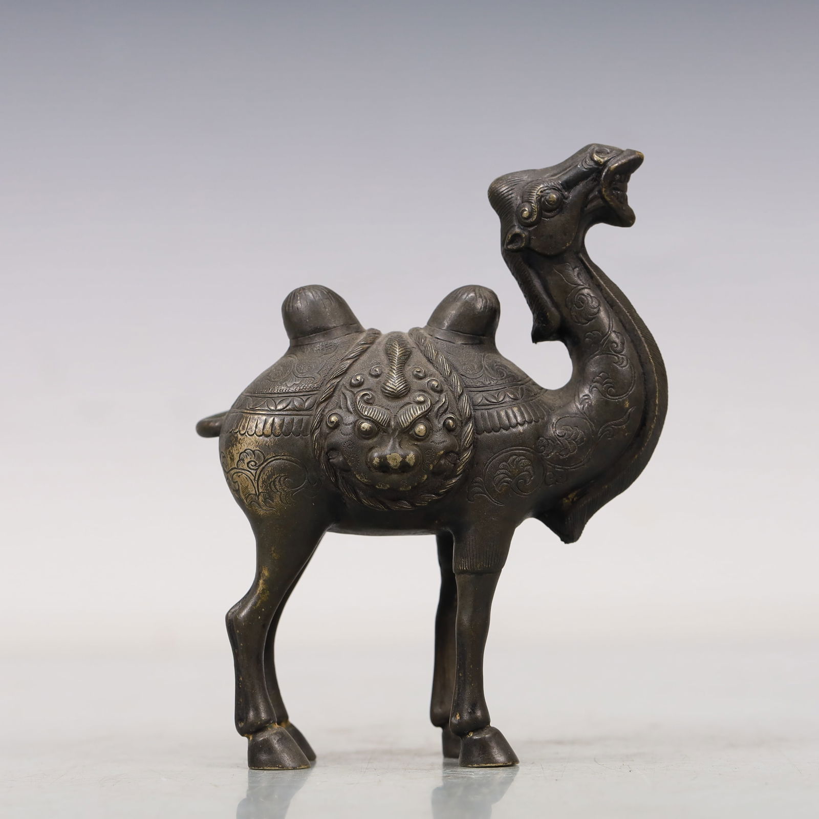 A Wonderful Silver Camel: A Wonderful Silver Camel. Chinese Qing Dynasty. Size:3.5inx2inx4.3in. Weight:165g. 清代 银骆驼摆件