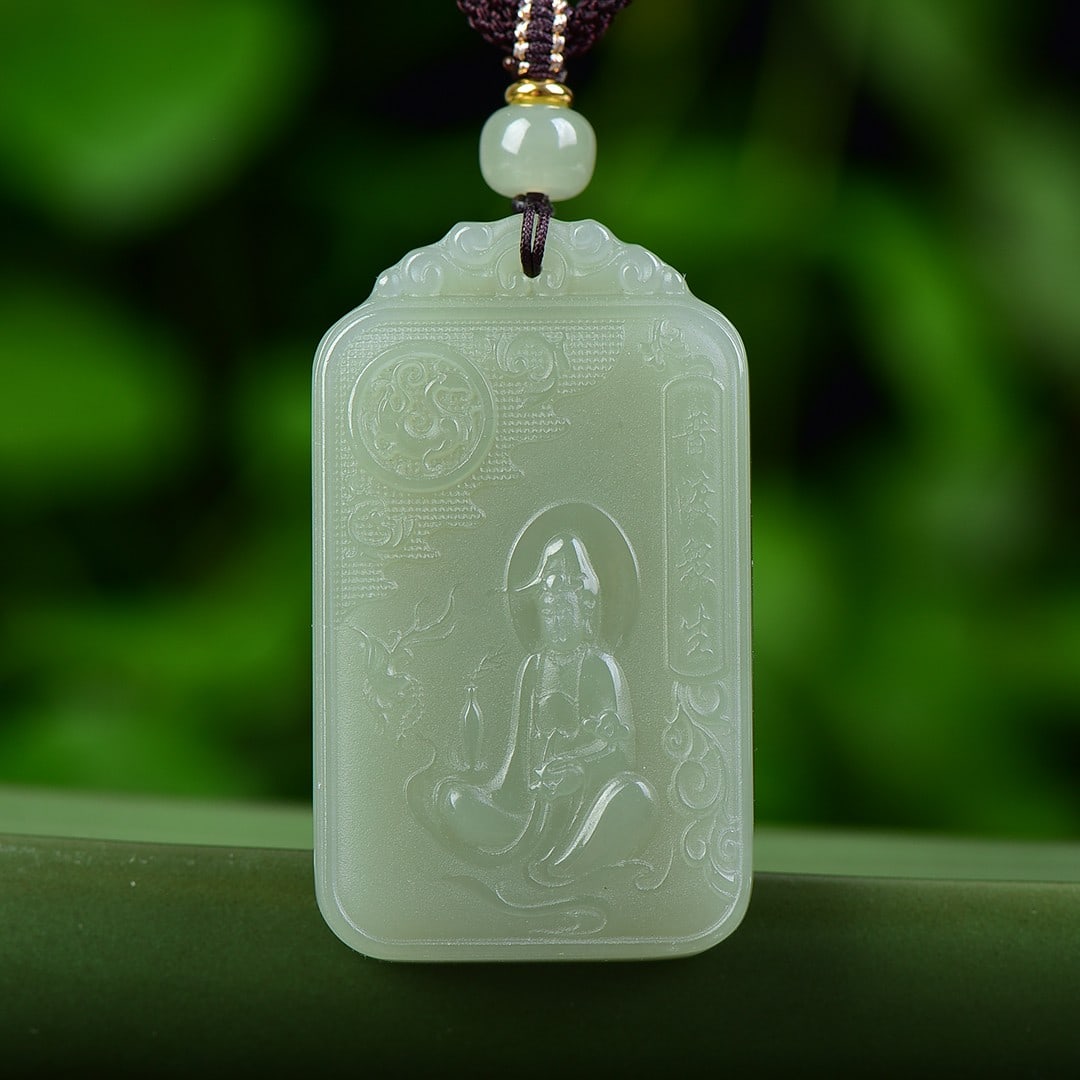 An Exquisite Greenish Jade Statue of Avalokitesvara Pendant: An Exquisite Greenish Jade Statue of Avalokitesvara Pendant,Size:1.2inx2in 青玉观音像挂件