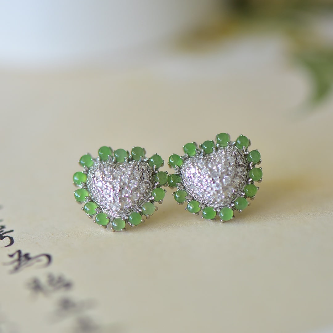 A Pair of Exquisite Sterling Silver Inlaid Jasper Earrings,Inlaid Diamond: A Pair of Exquisite Sterling Silver Inlaid Jasper Earrings,Inlaid Diamond,Size:0.1inx0.1in 一对纯银镶碧玉耳环,嵌钻石