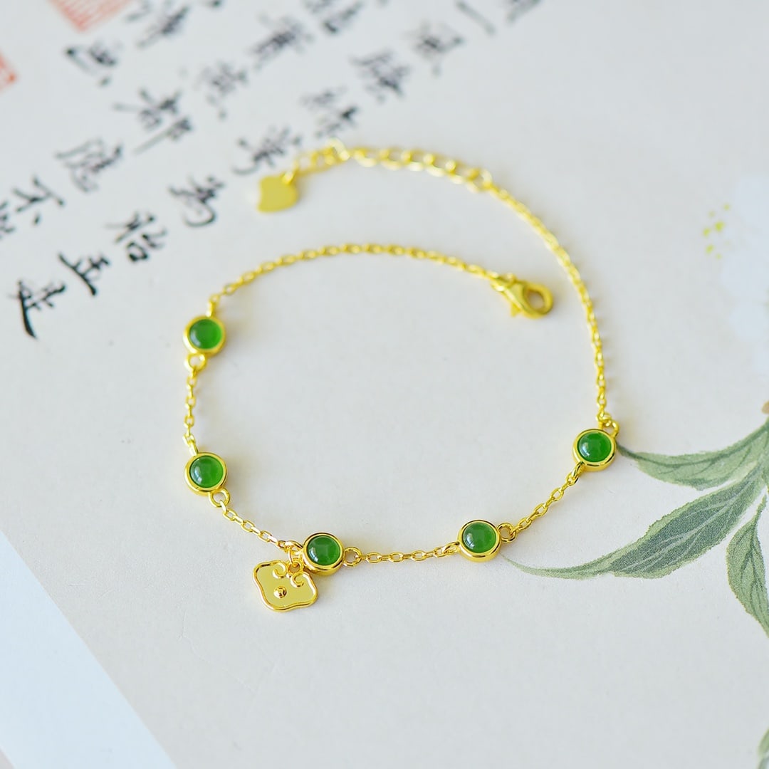 An Exquisite Sterling Silver-Gold Plated Inlaid Jasper Bracelet: An Exquisite Sterling Silver-Gold Plated Inlaid Jasper Bracelet,Size:0.2inx0.2in 纯银镀金镶碧玉手链