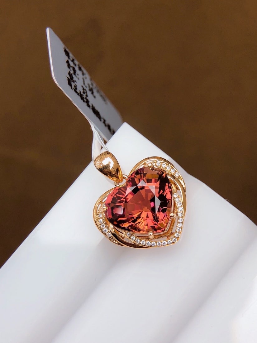 5.57Ctw Natural Tourmaline Necklace: 5.57Ctw Natural Tourmaline Necklace,Size:0.4inx0.4in 5.57Ctw天然碧玺项链