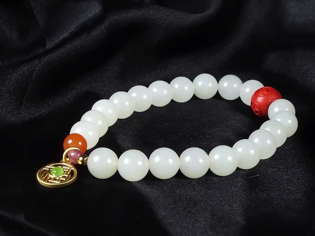 An Exquisite White Jade Bracelets - 2