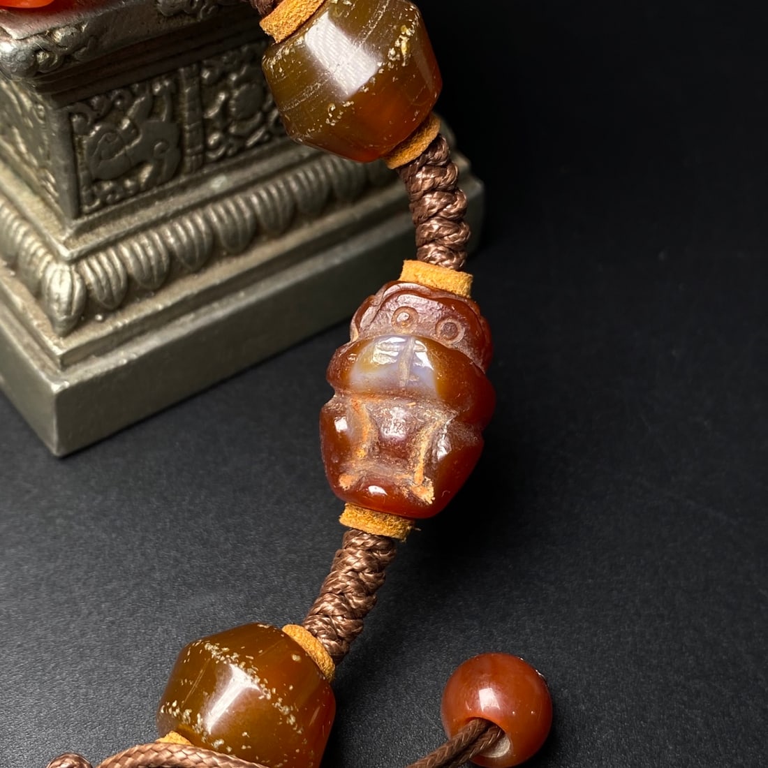 A Precious Agate Bracelets - 8