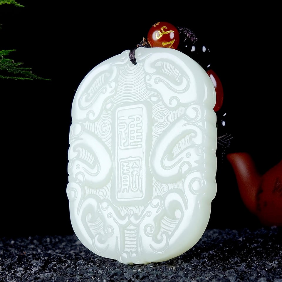 An Exquisite White Jade Dragon Pattern Pendant - 2