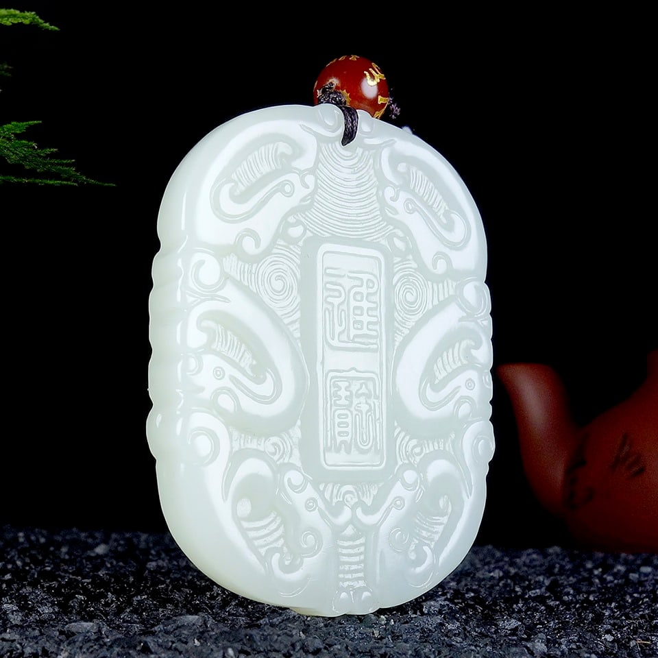 An Exquisite White Jade Dragon Pattern Pendant - 3