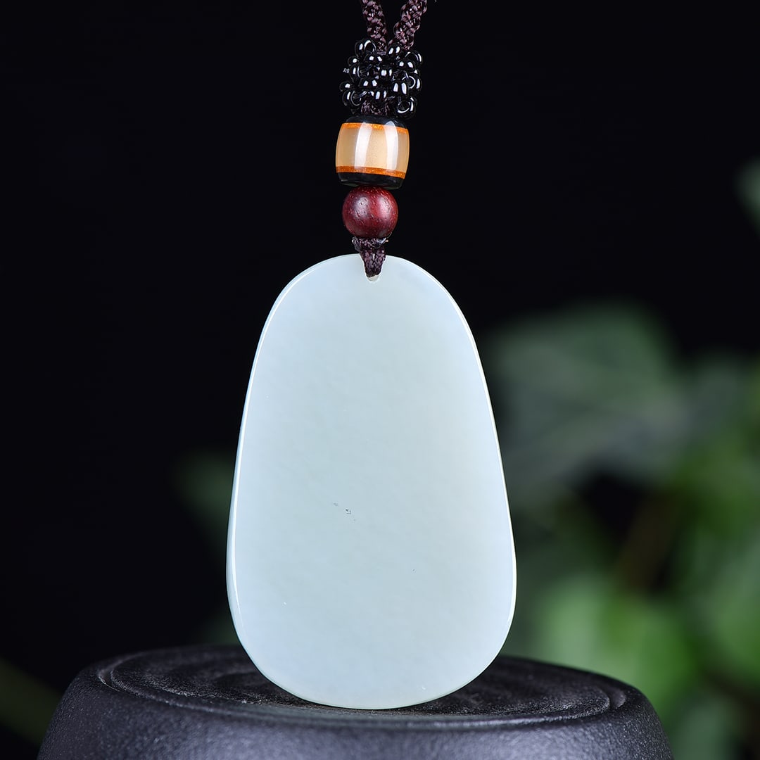 An Exquisite White Jade Landscape Pattern Pendant - 4