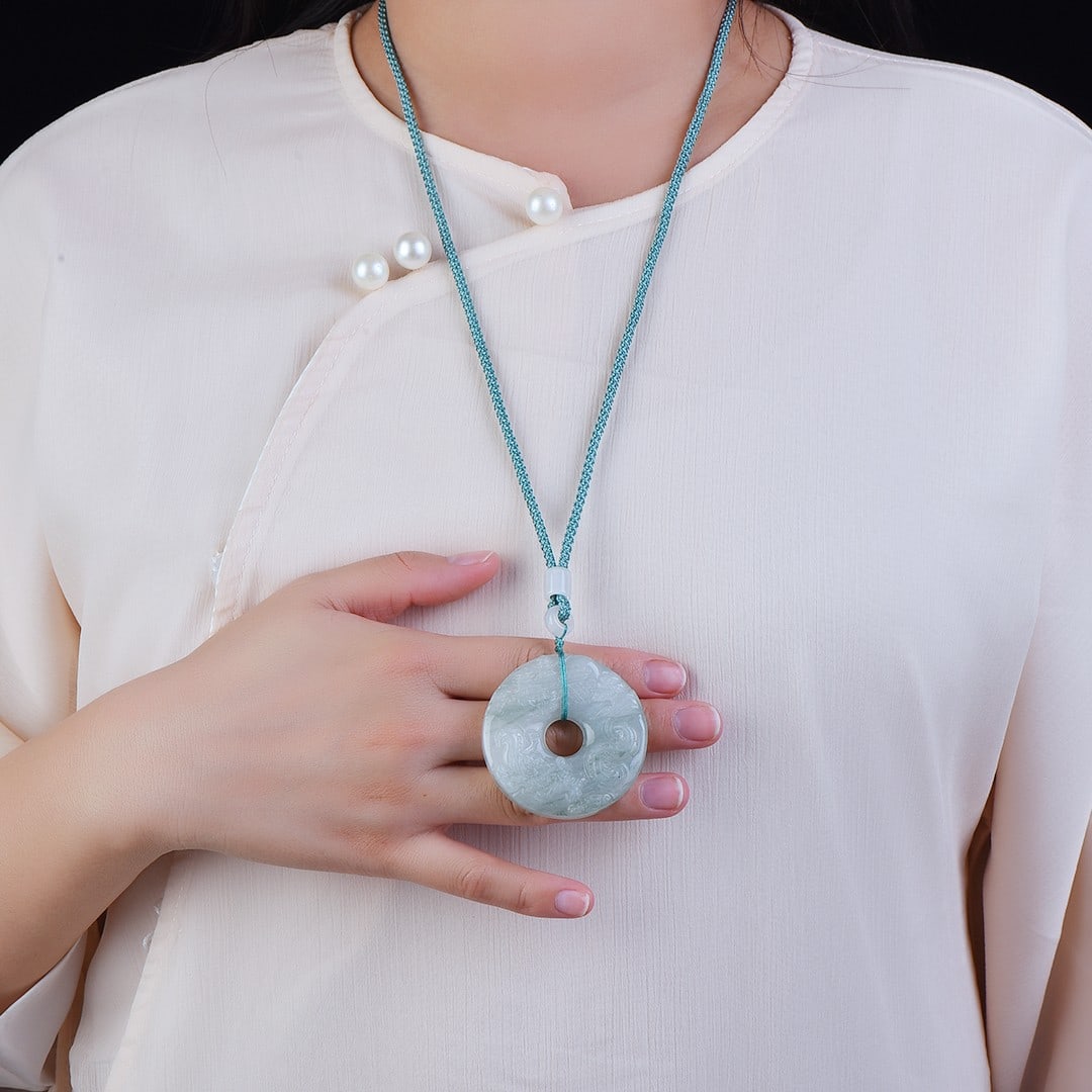 An Exquisite Jadeite Dragon Pattern Pendant: An Exquisite Jadeite Dragon Pattern Pendant,Size:1.9inx1.9in 翡翠龙纹挂件