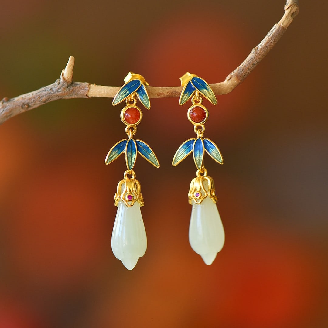 A Pair of Exquisite Sterling Silver-Gold Plated Inlaid White Jade Enamel Earrings: A Pair of Exquisite Sterling Silver-Gold Plated Inlaid White Jade Enamel Earrings,Size:0.3inx0.6in 