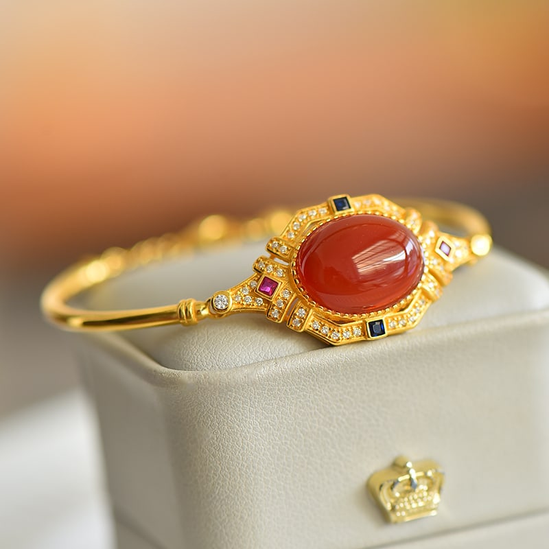 An Exquisite Sterling Silver-Gold Plated Inlaid Agate Bracelets,Inlaid Diamond: An Exquisite Sterling Silver-Gold Plated Inlaid Agate Bracelets,Inlaid Diamond,Size:0.5inx0.6in 纯银镀金镶玛瑙手镯,嵌钻石