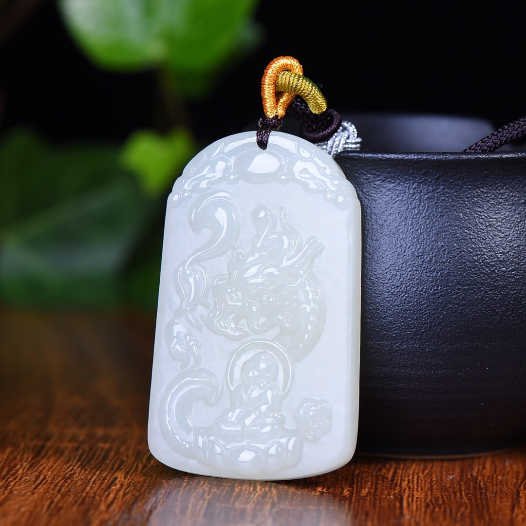 An Exquisite White Jade Dragon Pattern Pendant - 2