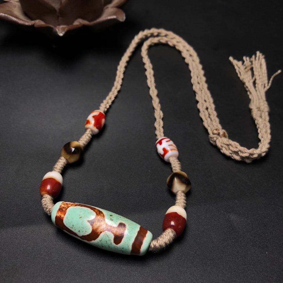 A Precious Dzi Bead Necklace - 2