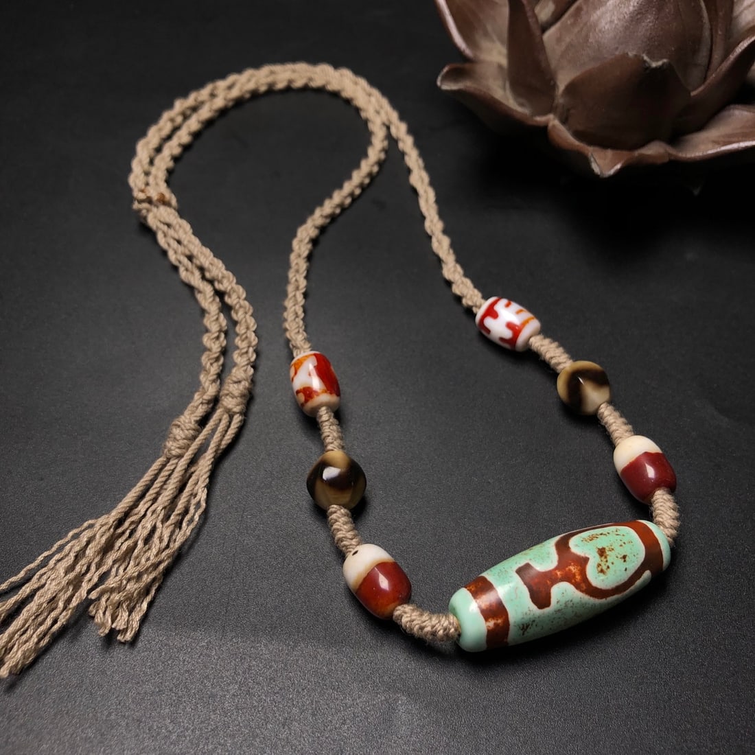 A Precious Dzi Bead Necklace - 5