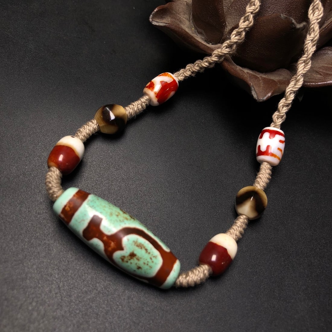A Precious Dzi Bead Necklace - 6