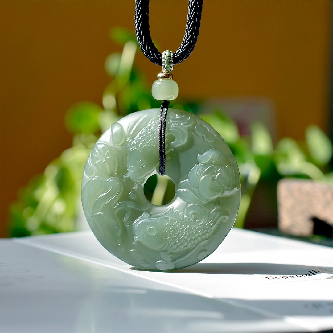 An Exquisite Greenish Jade Fish Pattern Pendant - 2