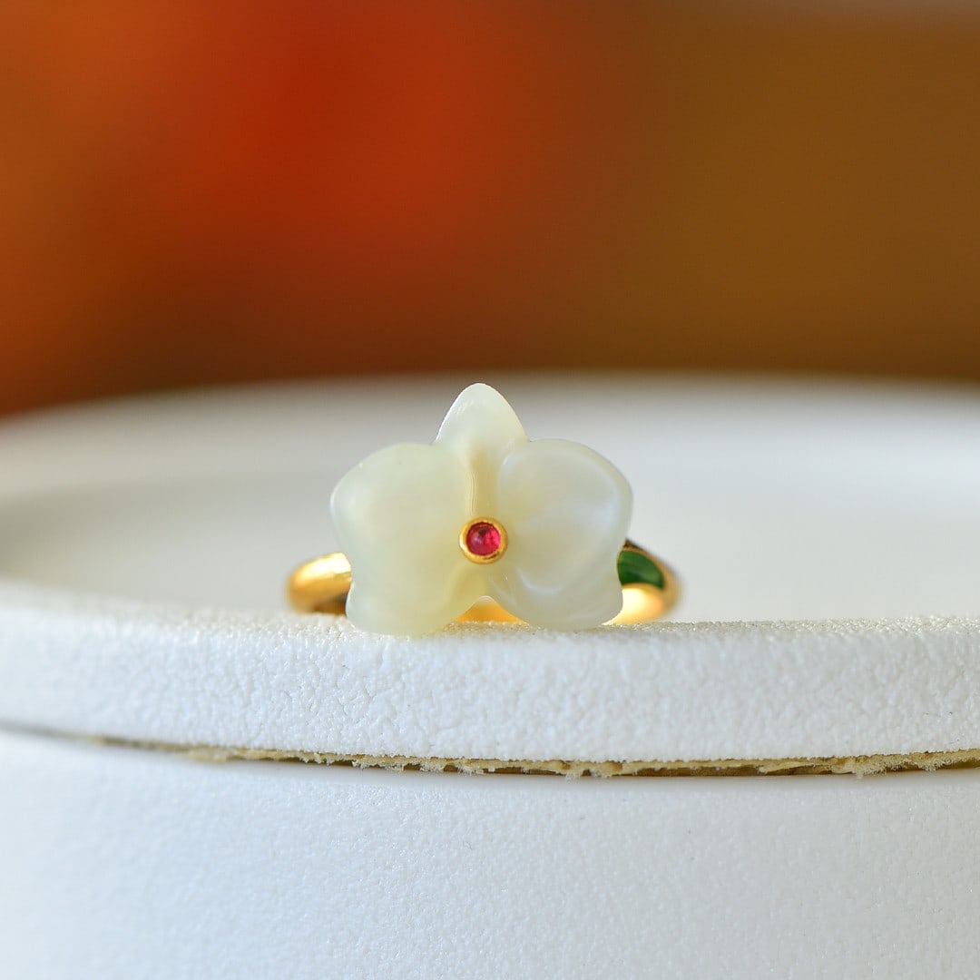An Exquisite Sterling Silver-Gold Plated Inlaid White Jade Enamel Ring: An Exquisite Sterling Silver-Gold Plated Inlaid White Jade Enamel Ring,Size:0.5inx0.6in 纯银镀金镶白玉珐琅戒指