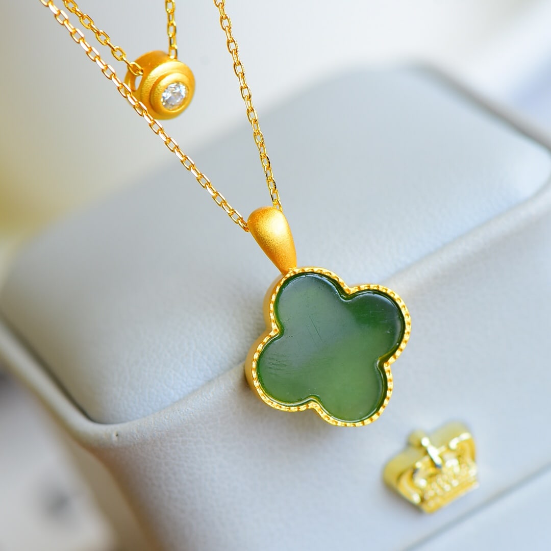 An Exquisite Sterling Silver-Gold Plated Inlaid Jasper Pendant (1 of 6)