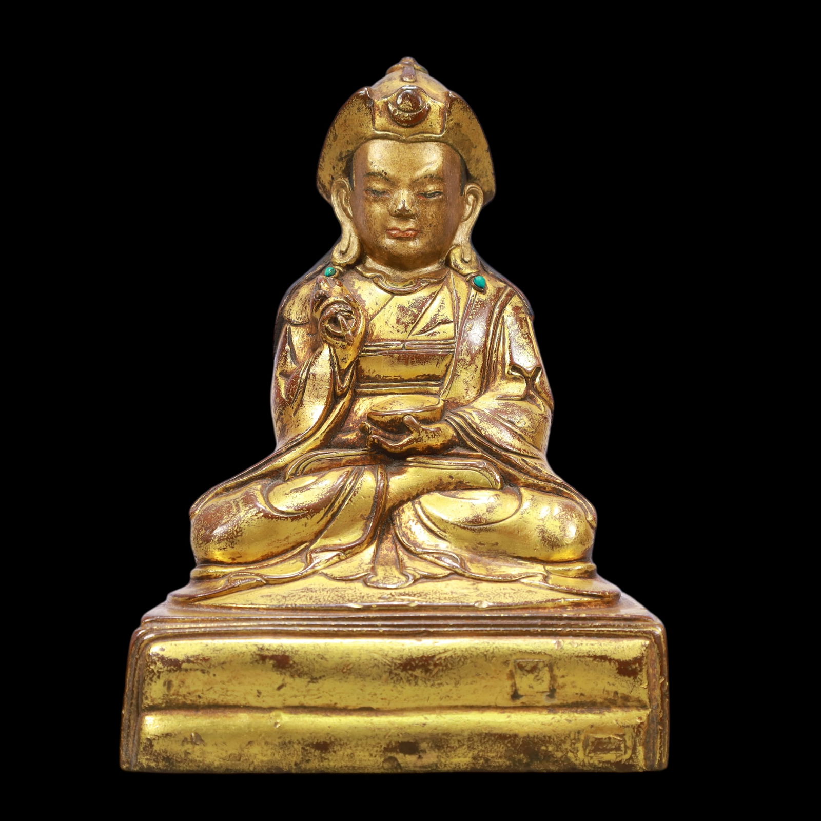 A Exquisite Gilt Bronze Statue of Guru: A Exquisite Gilt Bronze Statue of Guru Ming Dynasty, China Size:5.5inx4.3inx7.9in Weight:2000g铜鎏金上师 中国明代 Size:14cmx11cmx20cm Weight:2000g