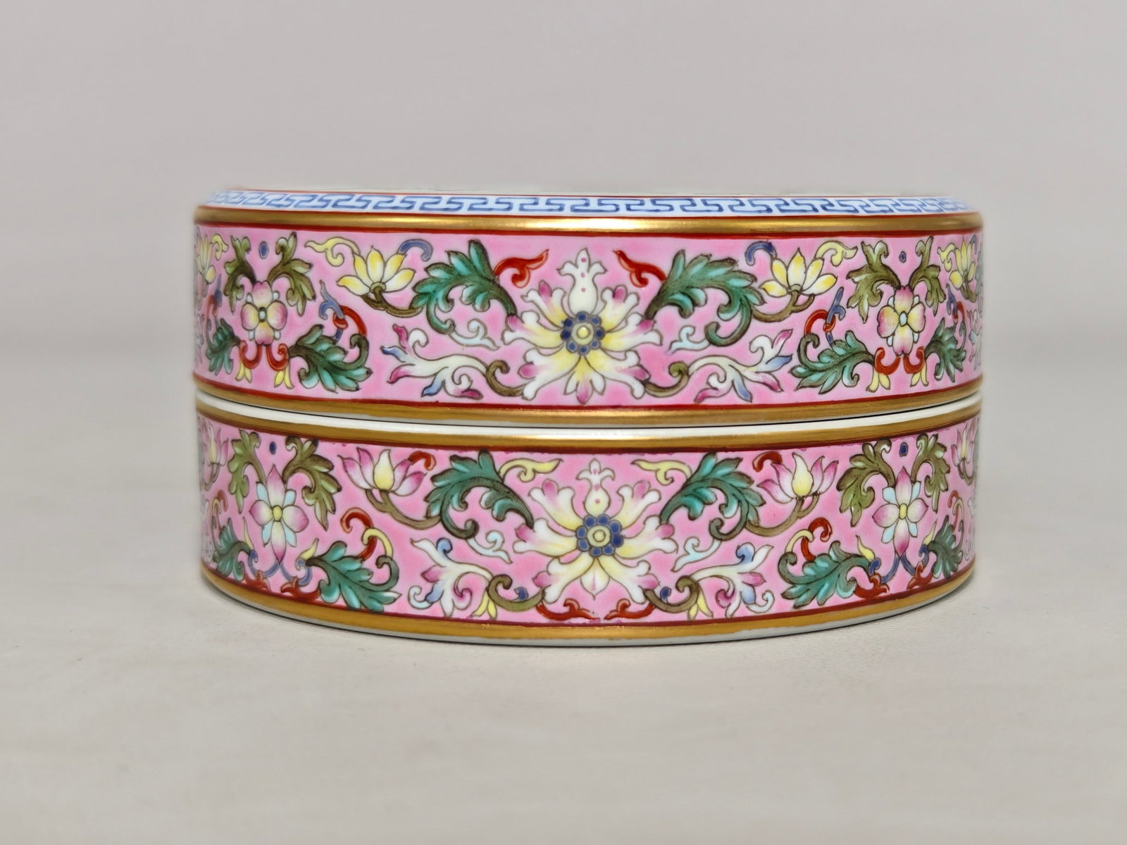 An Exquisite Famille-Rose Lotus Pattern Character and Story Pattern Box (1 of 9)