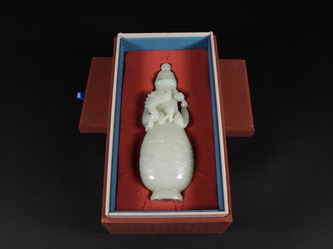 An Exquisite White Jade Beast-Face Pattern Dragon Pattern Vase - 10