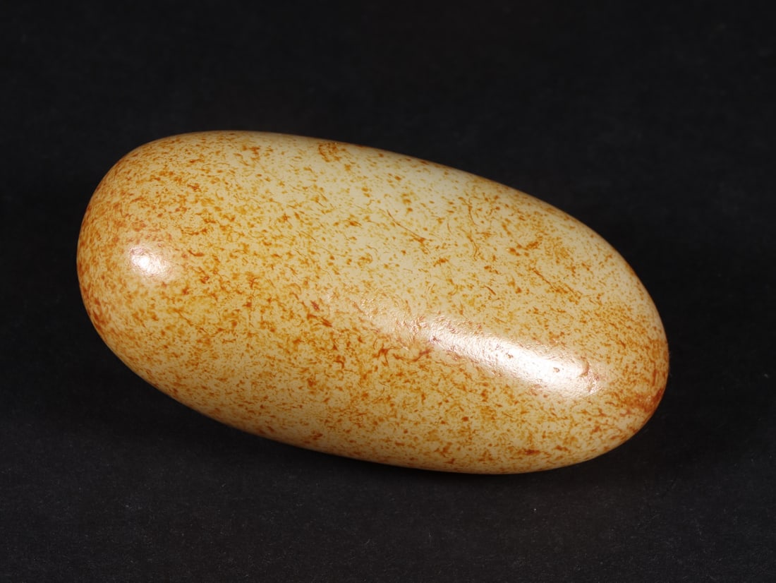 An Exquisite White Jade Ornament: An Exquisite White Jade Ornament Qing Dynasty, China Size:3.6inx2.1inx1.7in Weight:321g白玉摆件 中国清代 Size:9.1cmx5.3cmx4.2cm Weight:321g