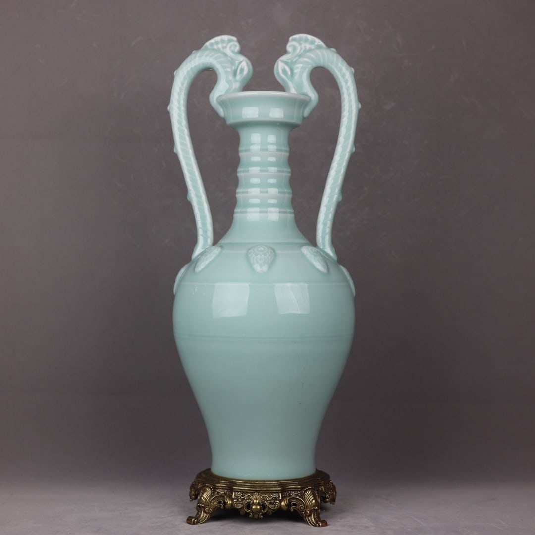 An Exquisite Celadon Glazed Double-Ears Vase (1 of 9)