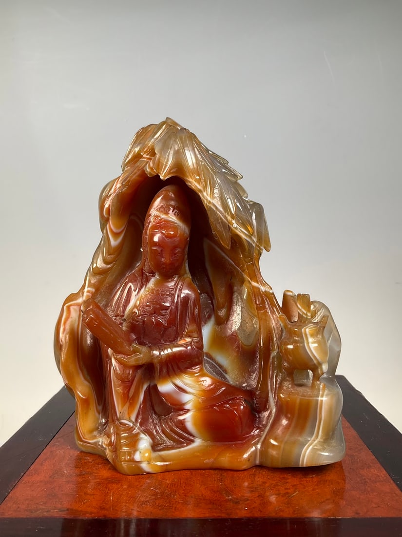 An Exquisite Agate Statue of Avalokitesvara Ornament (1 of 6)