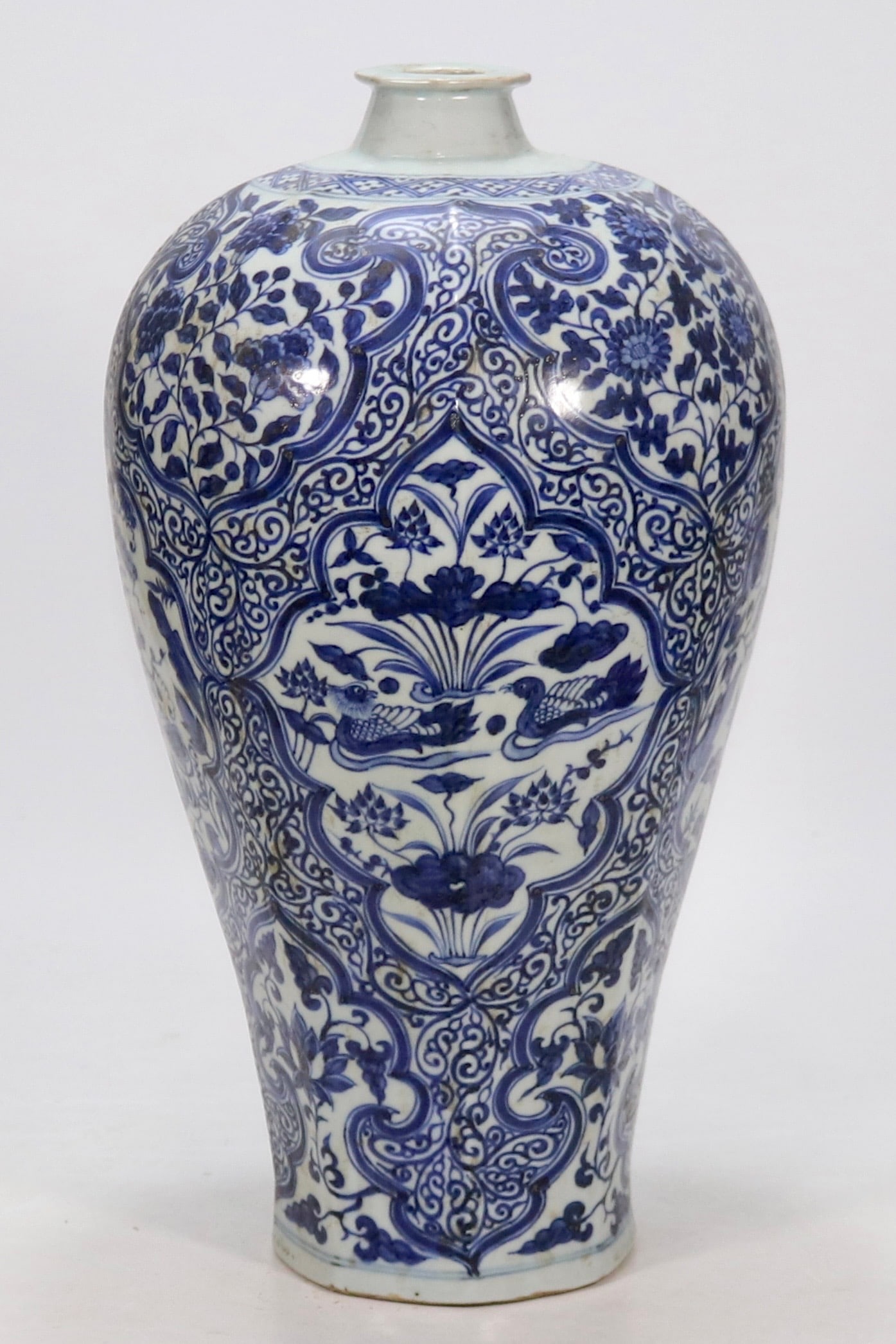 An Exquisite Blue and White Lotus Pattern Flower and Bird Pattern Vase: An Exquisite Blue and White Lotus Pattern Flower and Bird Pattern Vase Yuan Dynasty, China