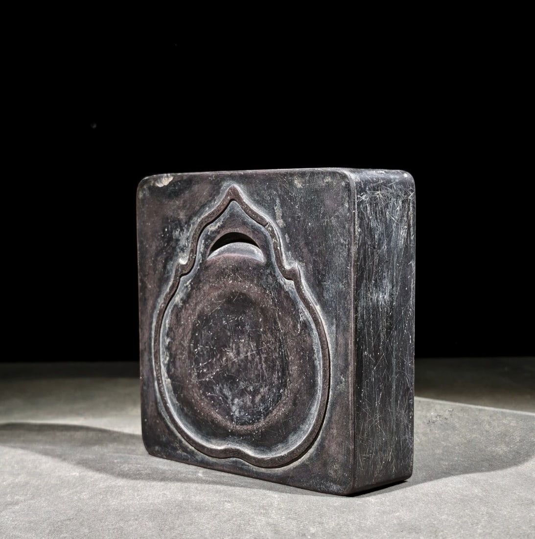 An Exquisite with poem Inkstone: An Exquisite with poem Inkstone Fang xun Size:4.4inx4.4inx1.4in诗文石砚 方薰 Size:11.3cmx11.3cmx3.5cm