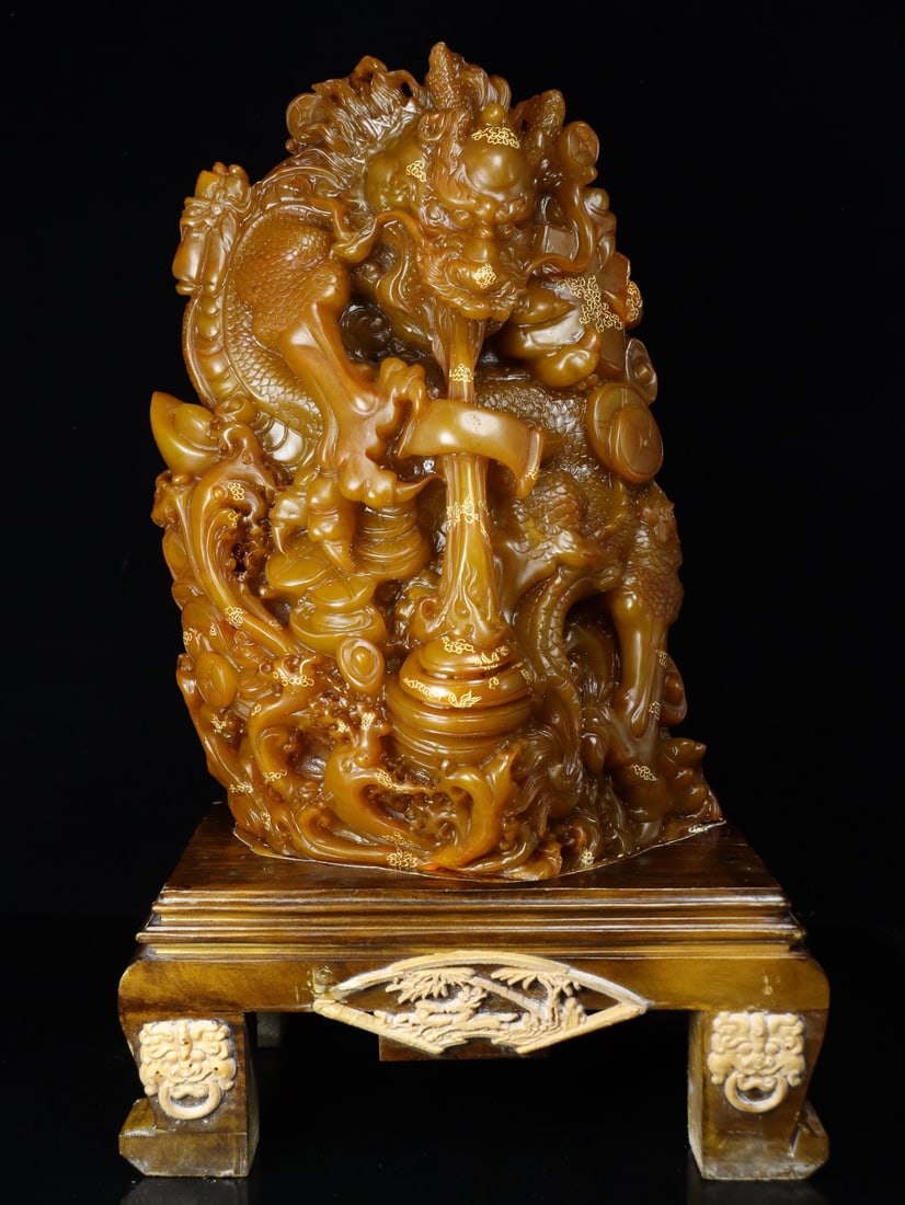 An Exquisite Tianhuang Stone Dragon Pattern Ornament: An Exquisite Tianhuang Stone Dragon Pattern Ornament Qing Dynasty, China Size:18.1inx11inx6.7in Weight:9.94kg田黄石金龙献宝摆件 中国&#