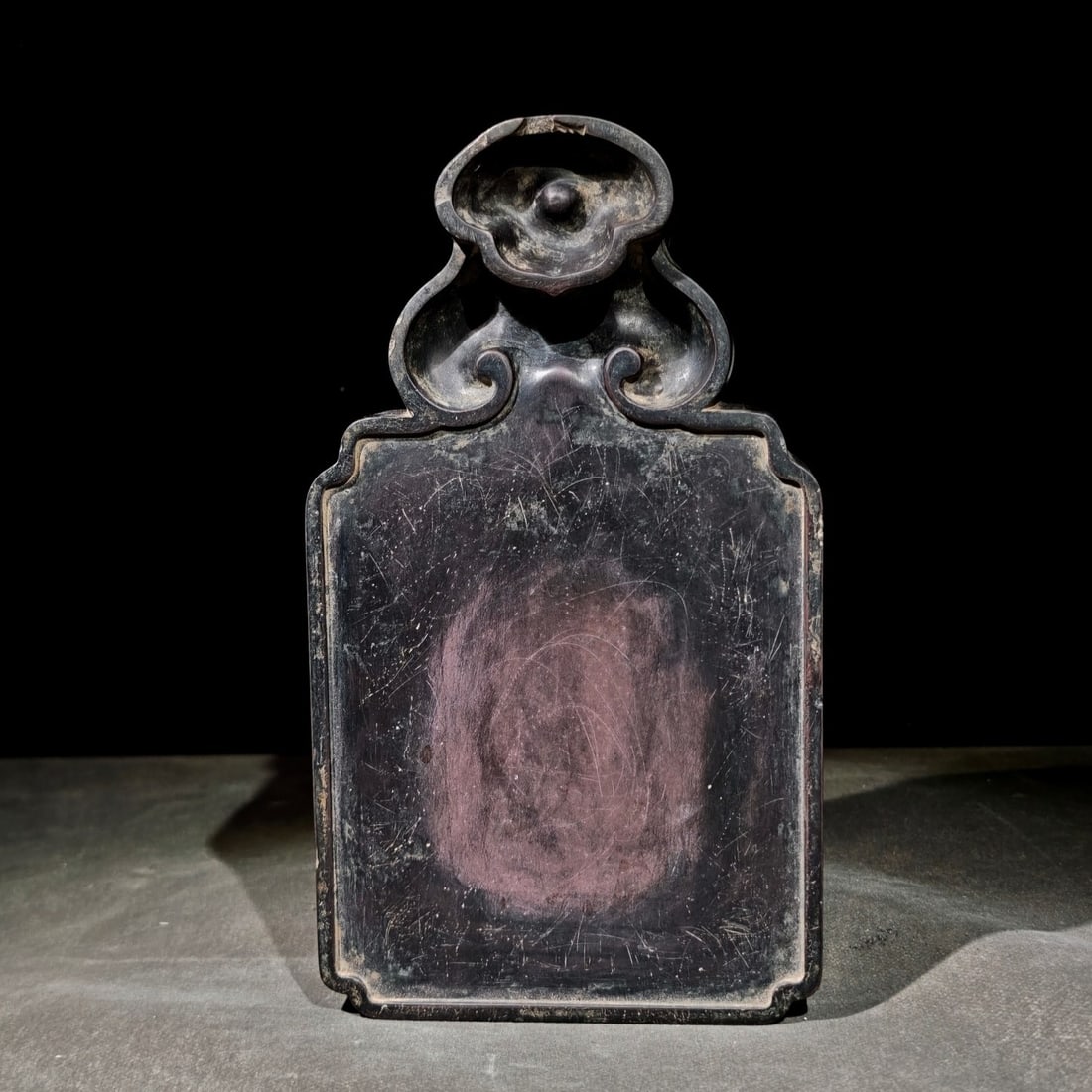 An Exquisite with poem Inkstone: An Exquisite with poem Inkstone Dai lanfen Size:8.9inx5.1inx1.8in如意端砚 戴兰芬 Size:22.5cmx13cmx4.5cm