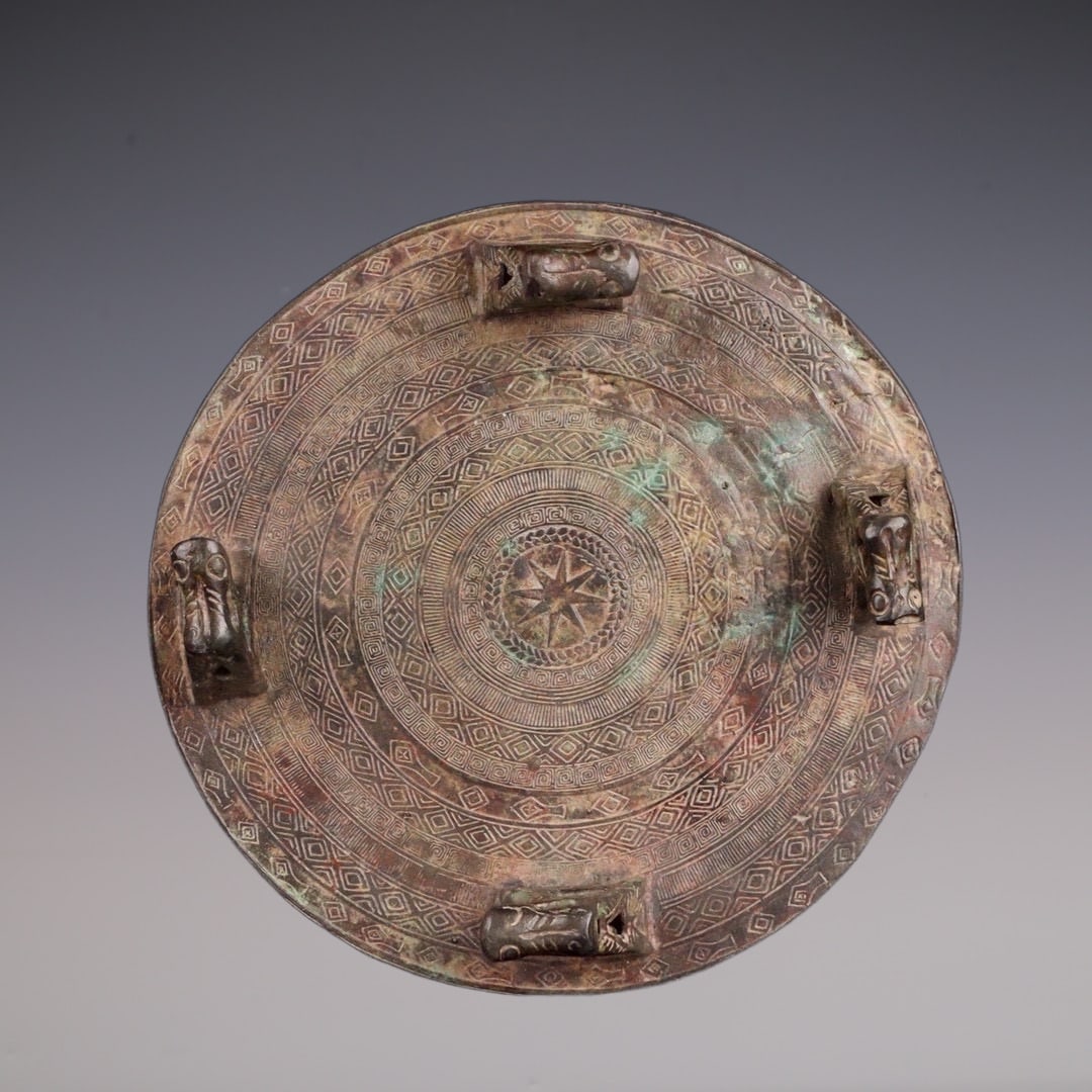 An Exquisite Bronze Auspicious Beast Pattern Ornament - 8