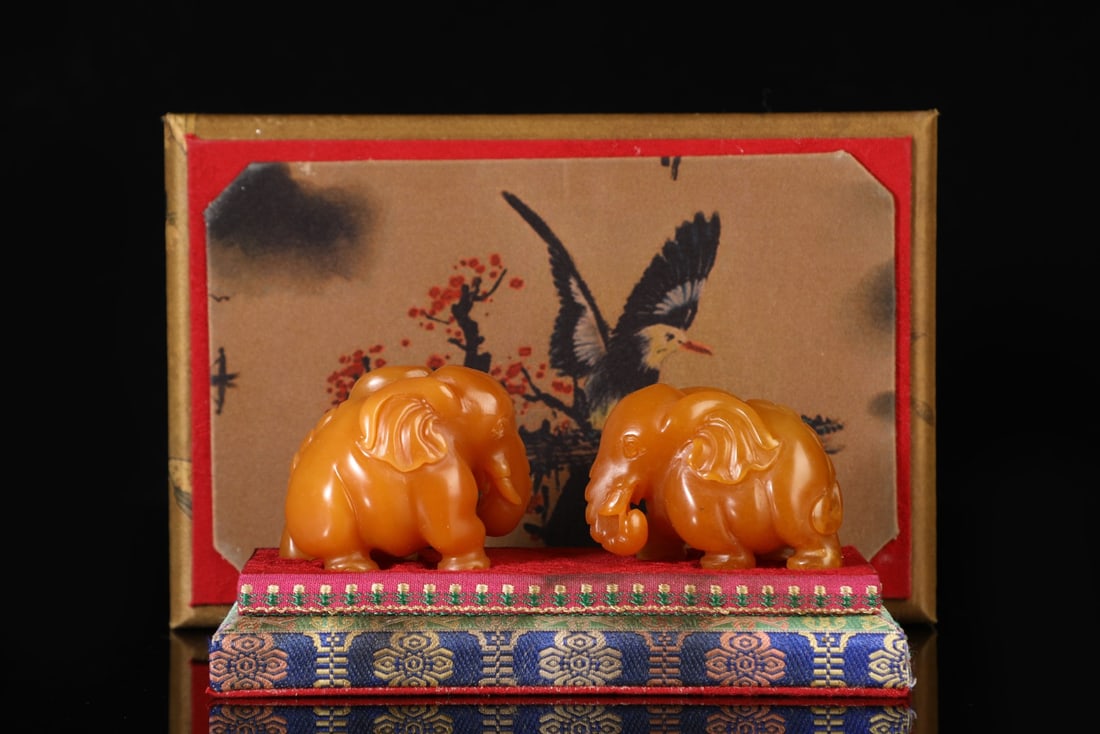 A Pair of Exquisite Tianhuang Stone Elephant Ornament (1 of 10)