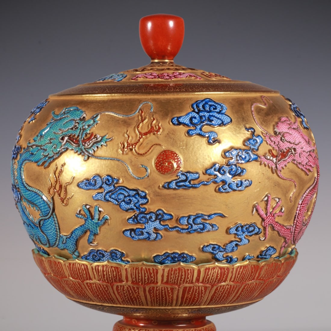 An Exquisite Enamel Dragon Pattern Hatstand - 2