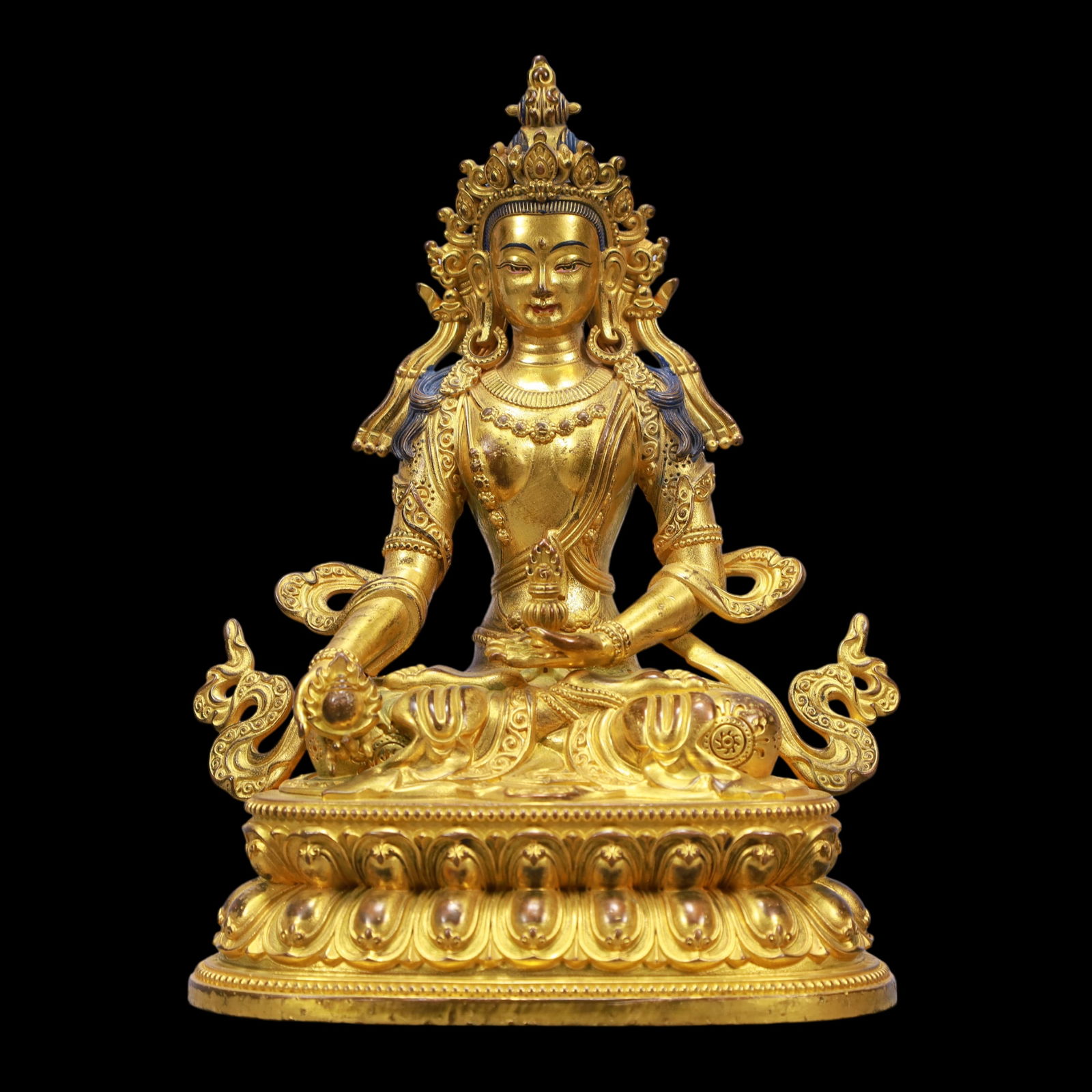 A Exquisite Gilt Bronze Buddha statue: A Exquisite Gilt Bronze Buddha statue Qing Dynasty, China Qianlong Six-character Mark Size:5.9inx4.3inx8.1in Weight:1650g铜鎏金佛像 中国清代 ä