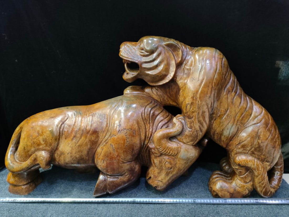 An Exquisite White Jade Tiger and Buffalo Ornament (1 of 8)