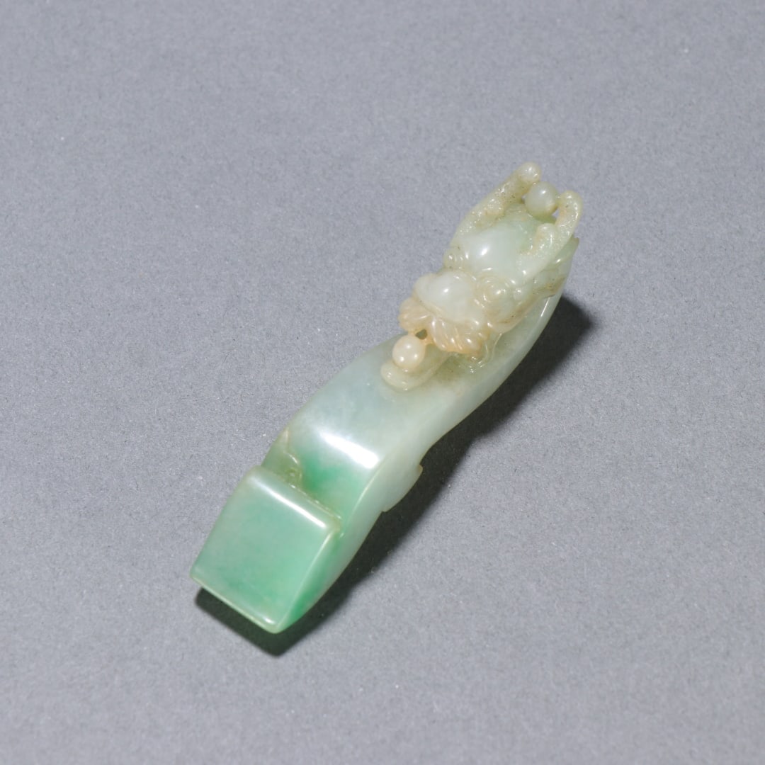 An Exquisite Jadeite Dragon Pattern Hook (1 of 9)