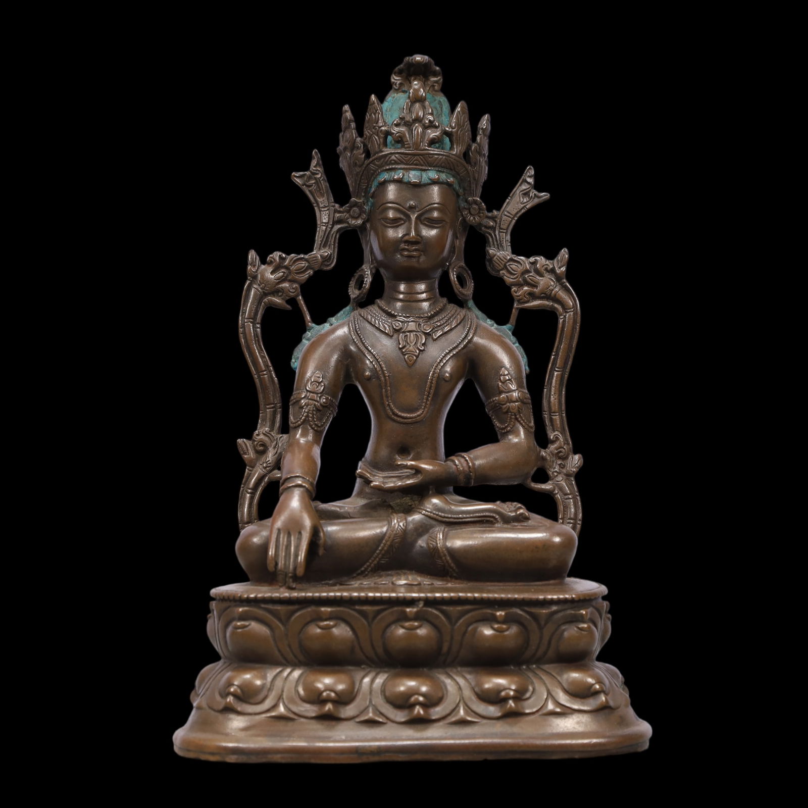 A Exquisite Coppery Statue of Amitayus: A Exquisite Coppery Statue of Amitayus Ming Dynasty, China Size:4.9inx3.9inx9.3in Weight:1700g铜无量寿 中国明代 Size:12.5cmx10cmx23.5cm Weight:1700g