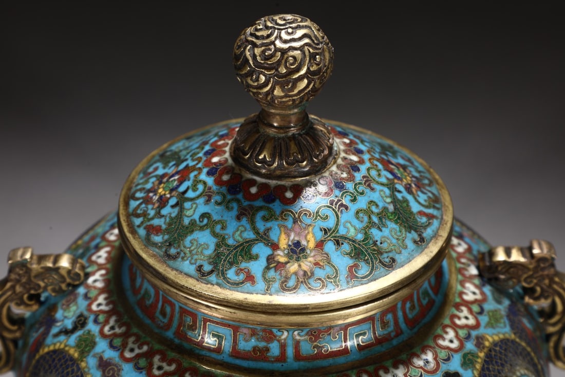 An Exquisite Cloisonne Lotus Pattern Dragon Pattern Double-Ears Jar - 7