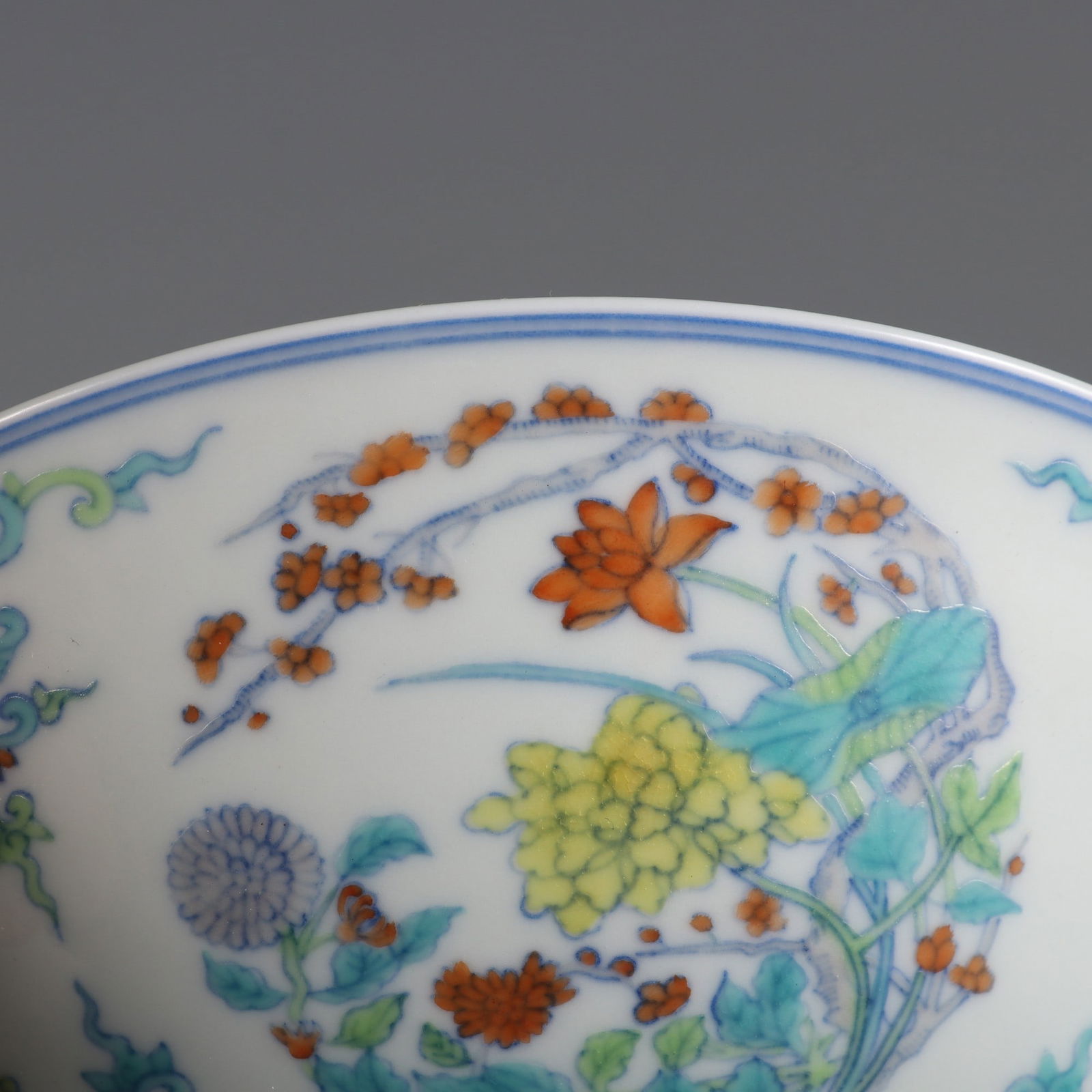 An Exquisite Doucai Flower Pattern Bowl - 6