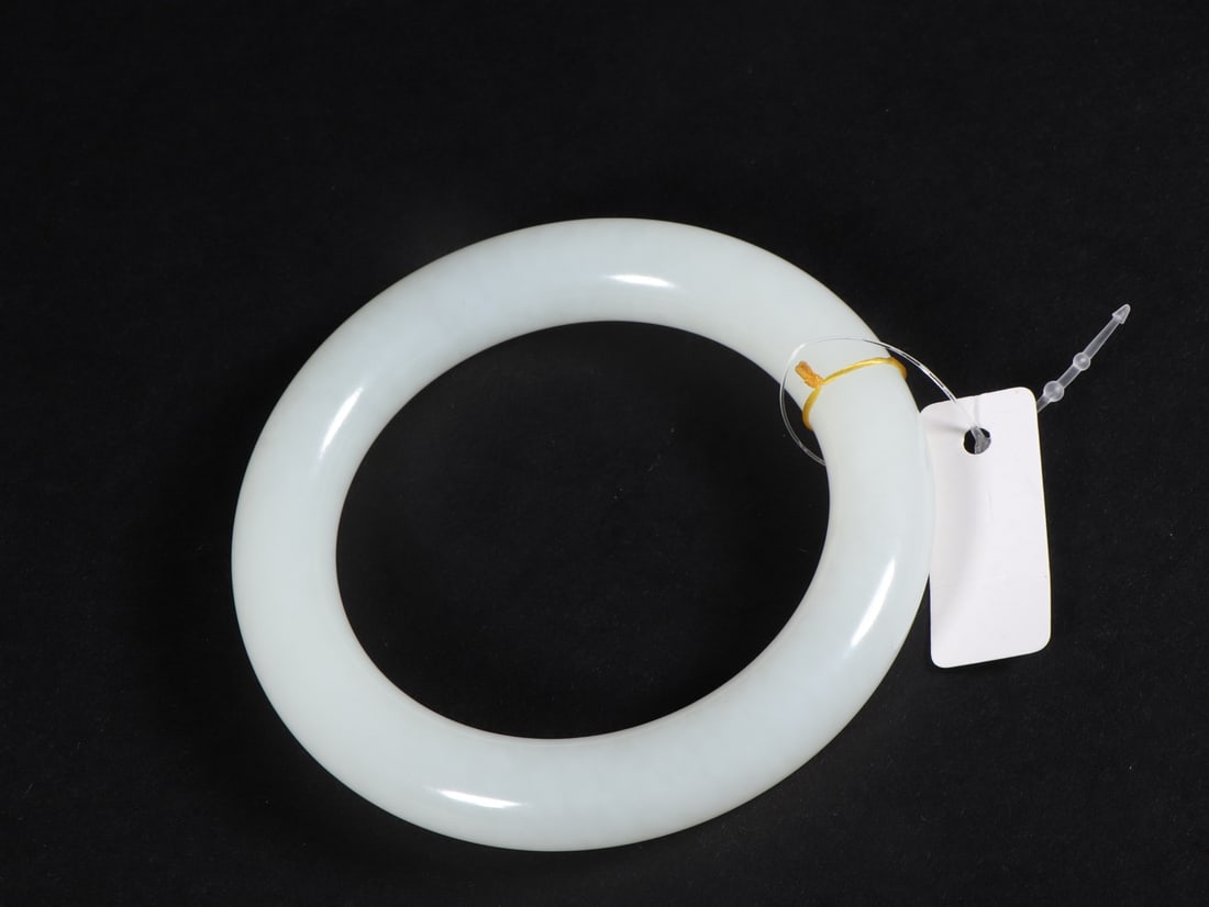 An Exquisite White Jade Bracelets - 9