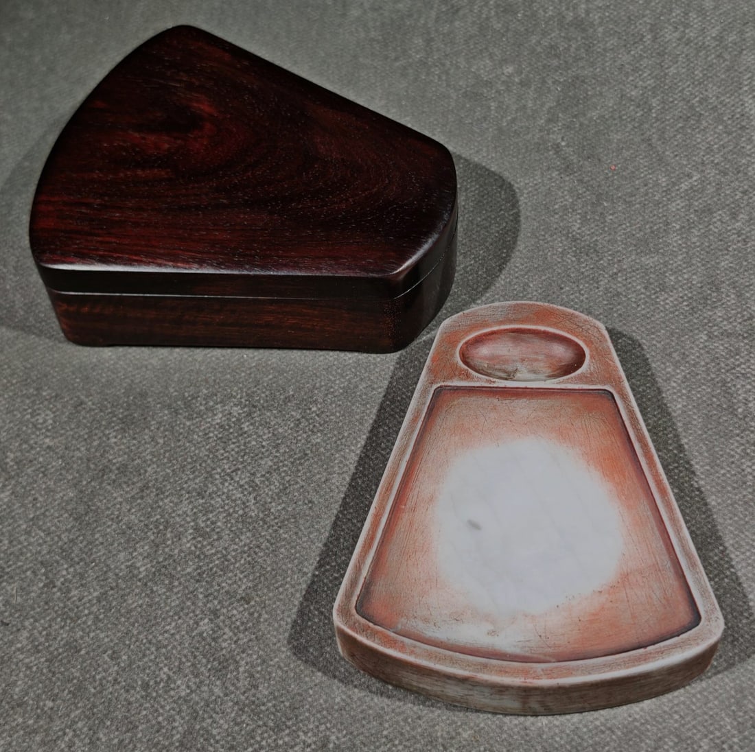 An Exquisite Landscape Pattern with poem Inkstone: An Exquisite Landscape Pattern with poem Inkstone Wu yun Size:4.3inx3.7inx1.5in溪石白端砚 吴云 Size:11cmx9.5cmx3.8cm