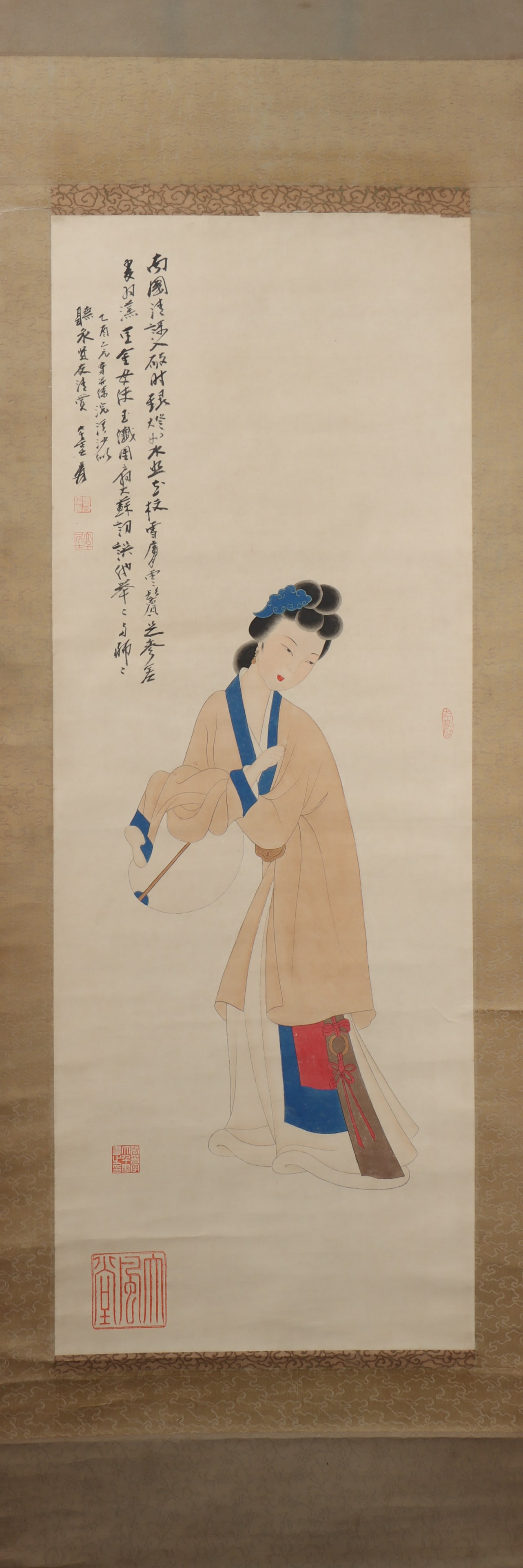 A Chinese Vertical Scroll Ink Painting of Woman on Paper: A Chinese Vertical Scroll Ink Painting of Woman on Paper Zhang daqian Size:42.5inx15.7in张大千仕女 纸本立轴Size:108cmx40cm