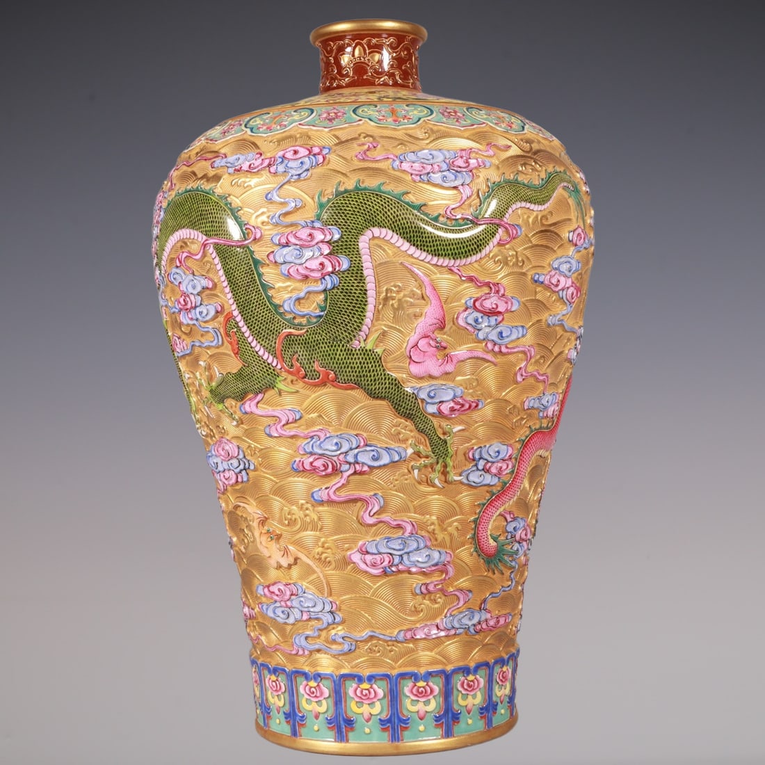 An Exquisite Enamel Seawater Pattern Dragon Pattern Lotus Pattern Vase - 4