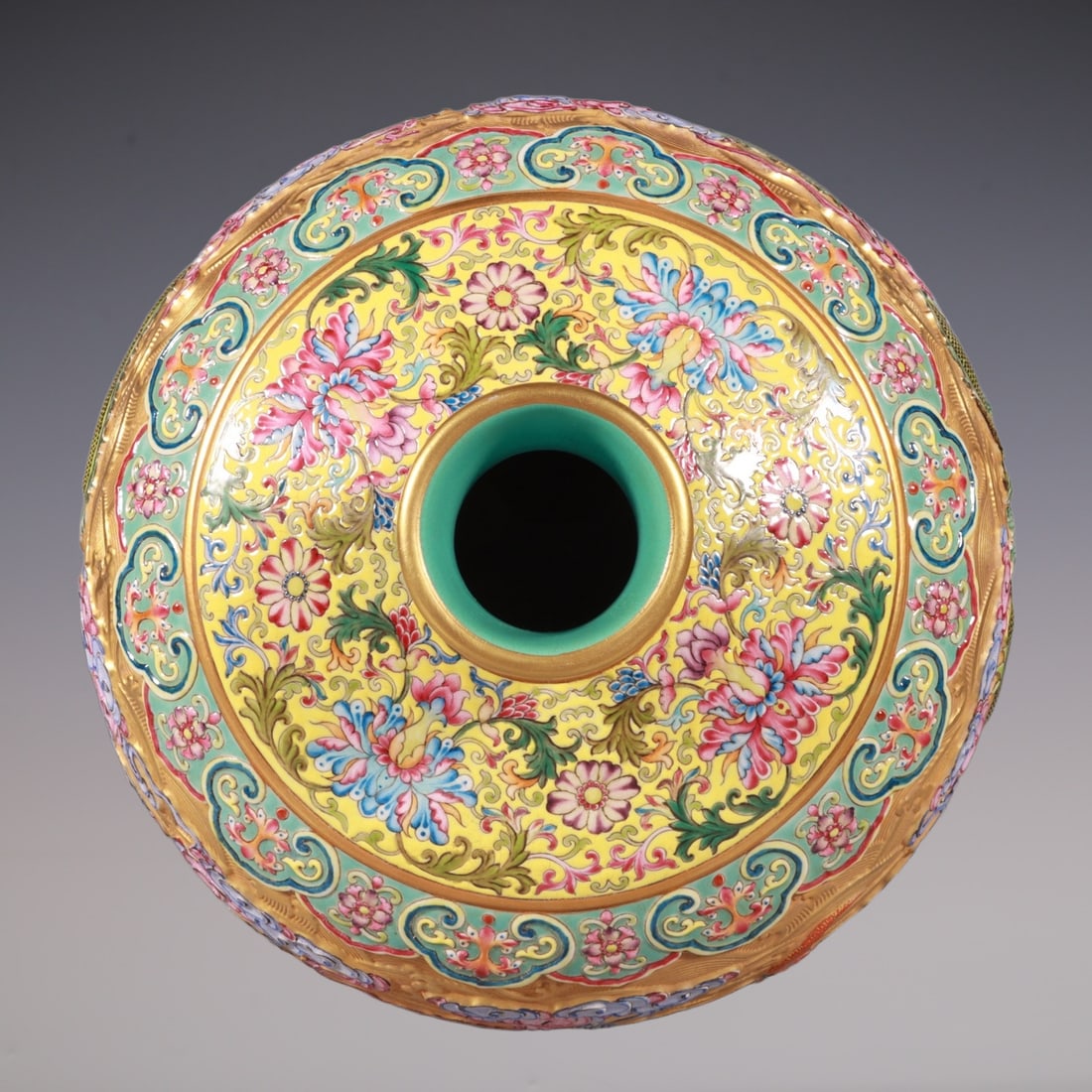 An Exquisite Enamel Seawater Pattern Dragon Pattern Lotus Pattern Vase - 7