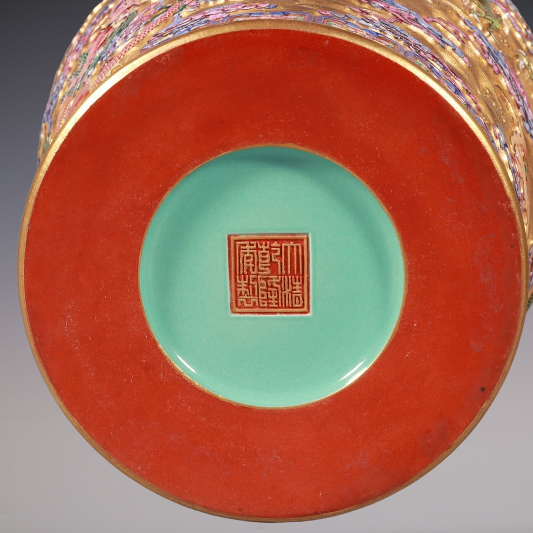 An Exquisite Enamel Seawater Pattern Dragon Pattern Lotus Pattern Vase - 8