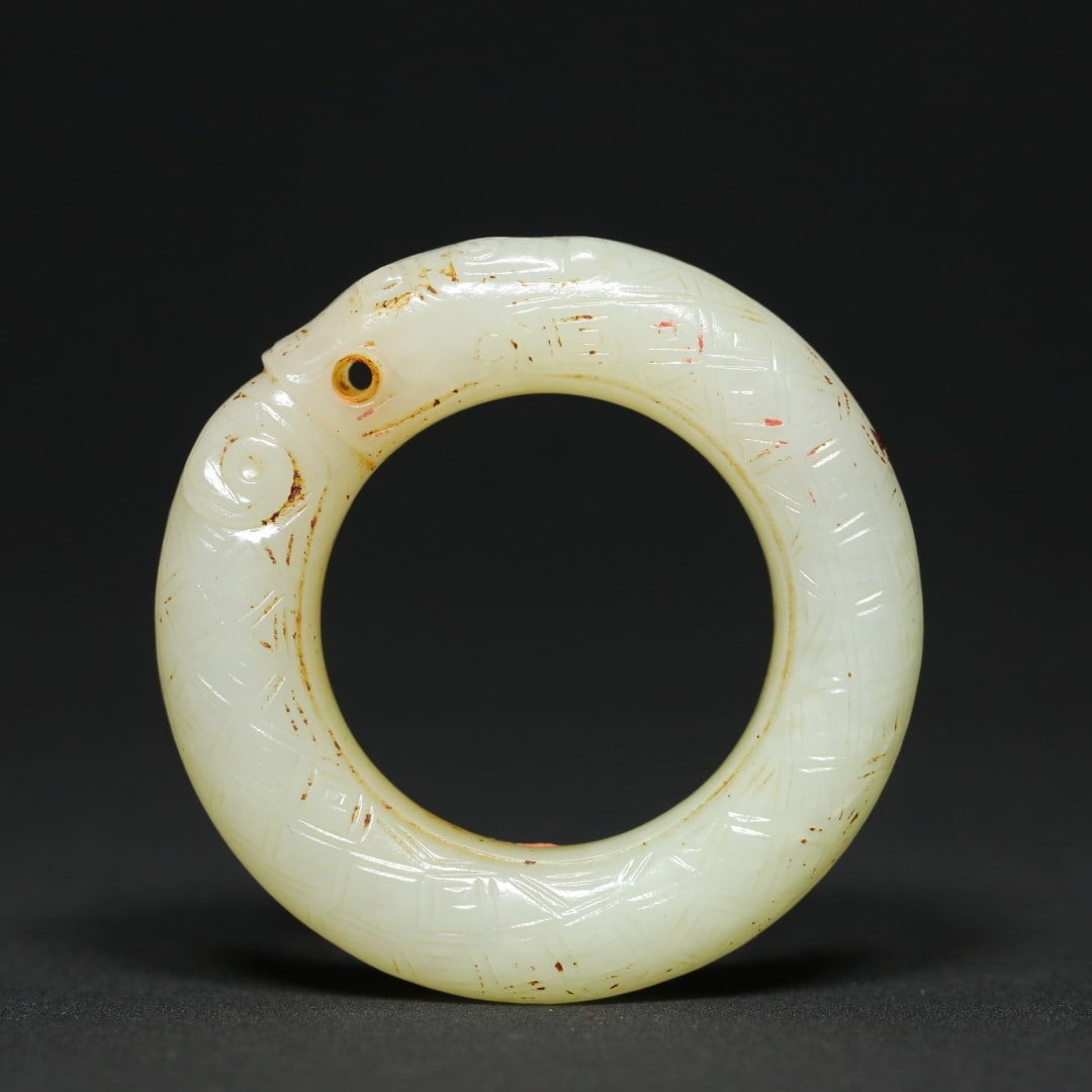 An Exquisite White Jade Dragon Pattern Pendant (1 of 9)